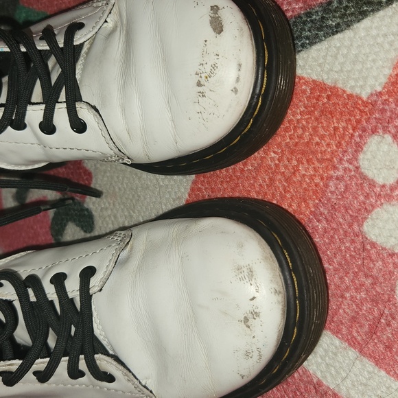 Dr Martens whitw boots.size 2 - Picture 2 of 8